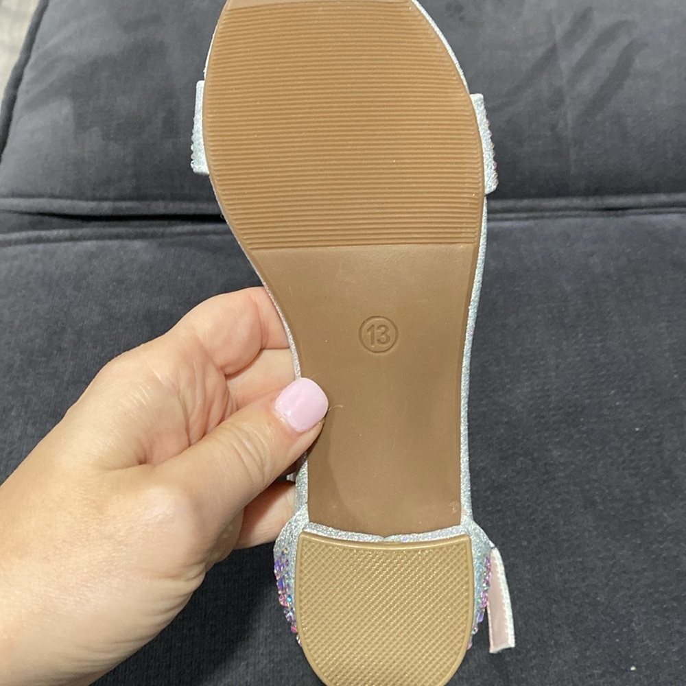 Brand New Girls Dufannie Silver Sandals 13 - Picture 3 of 4